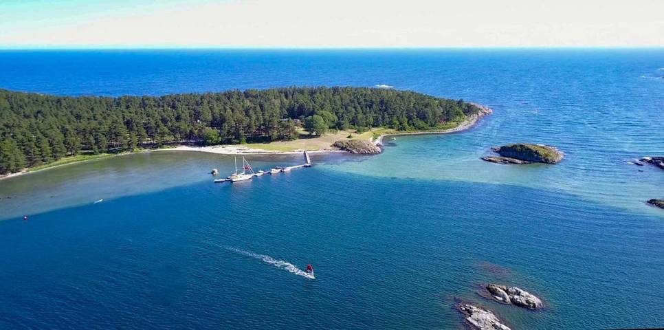 Camping for 2 personer, Terrasse og Hage i tillegg til Sauna og Utsikt i Arendal 