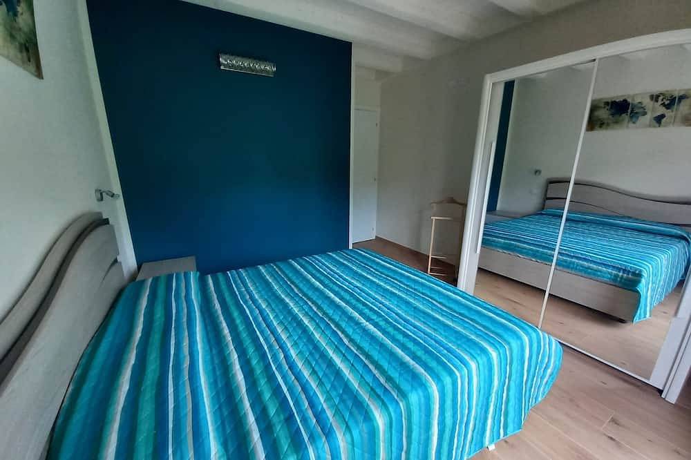Ganze Wohnung, Casa Maria, Nuovo Appartamento con Vista Lago in Torri del Benaco, Gardasee-Berge