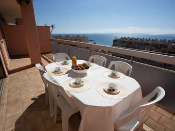 Gîte pour 6 personnes, avec terrasse dans Plage Du Lavandou Le Lavandou