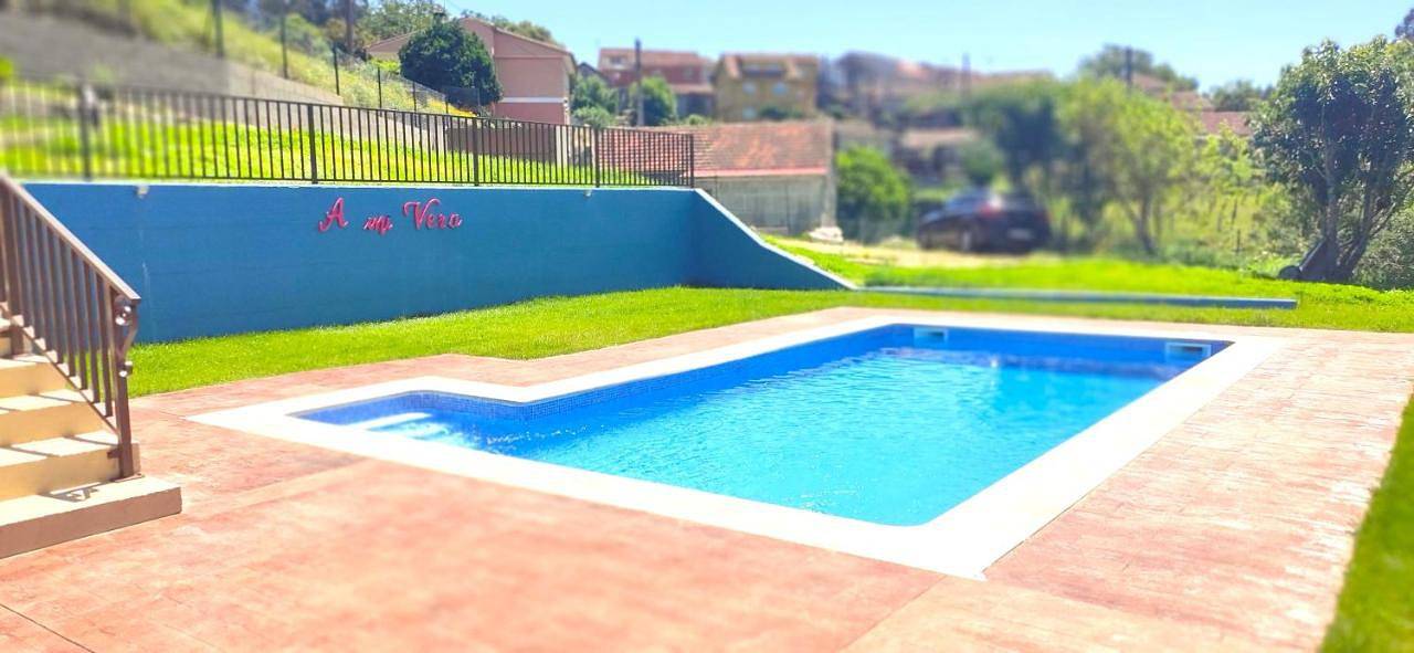 Three-Bedroom Townhouse in Barcia de Mera, Covelo