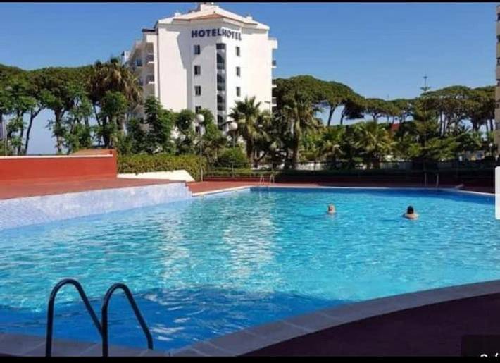 Appartement de vacances pour 3 personnes, avec piscine ainsi que vue et jardin