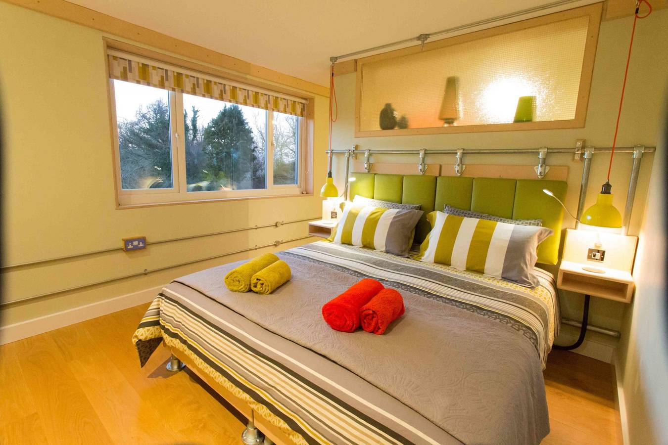 Entire studio, Cosy Loft Studio with Garden Views in West Wittering, West Sussex