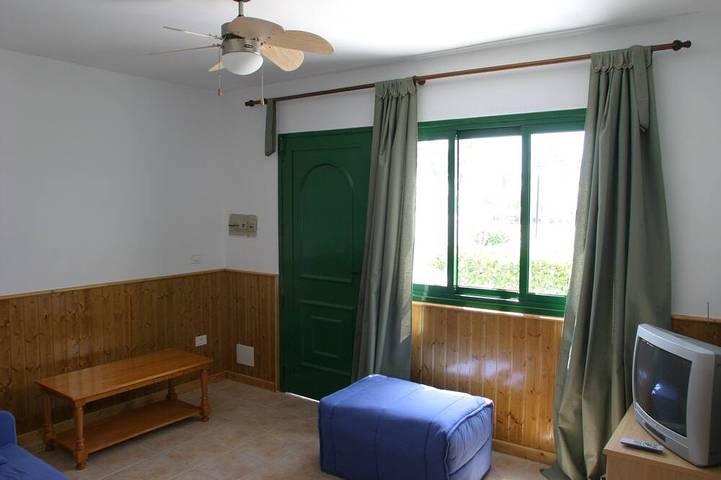 Bungalow für 3 Personen, mit Terrasse und Pool sowie Garten in Playa Blanca - 4