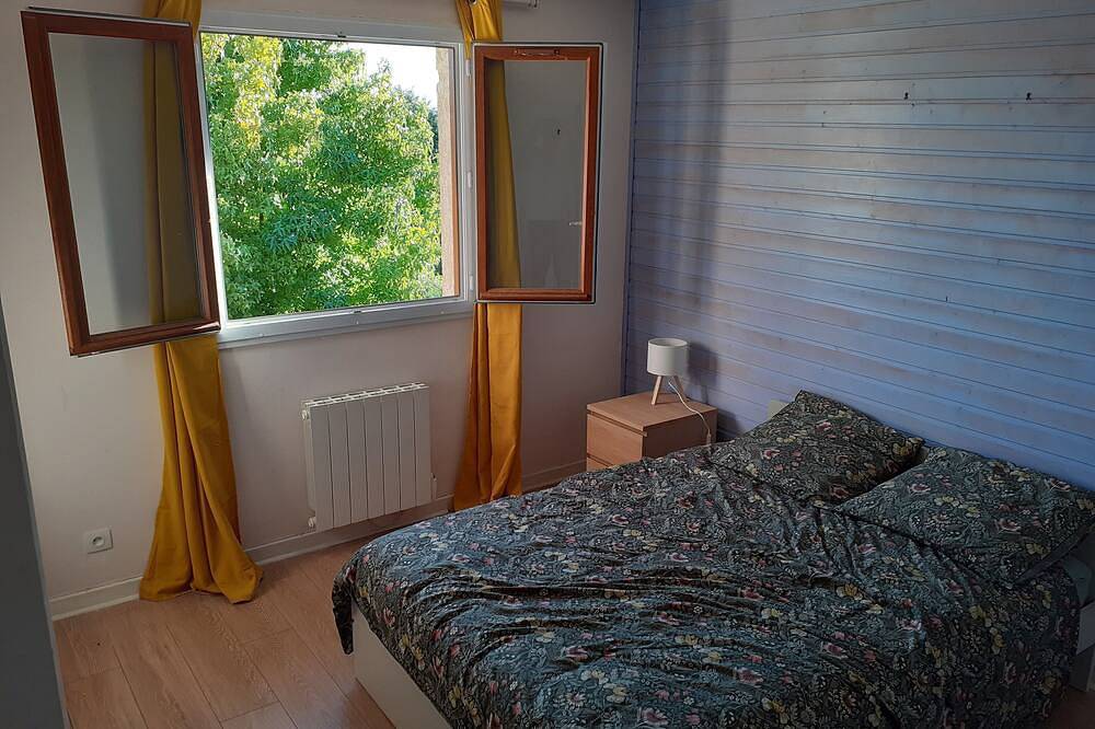 Maison de campagne avec piscine et belle vue! in Montseveroux, Région de Vienne