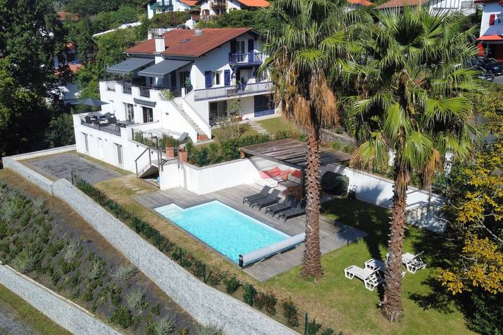 Apartamento de vacaciones para 12 personas, con piscina además de terraza y jardín, Familias con niños - 1