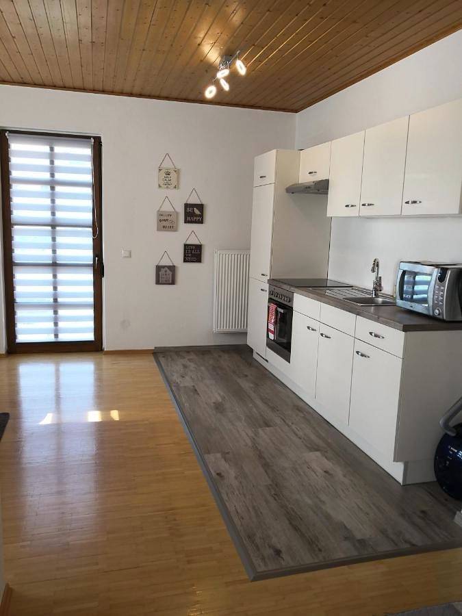 Ganze Wohnung, Apartment Ferienwohnung Emmerthal auch für Monteure Fewo in Emmerthal, Weserbergland