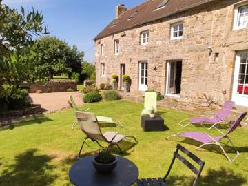 Gîte pour 8 personnes, avec jardin à Les Pieux