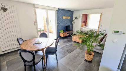 Gîte pour 4 personnes, avec jardin à Craponne