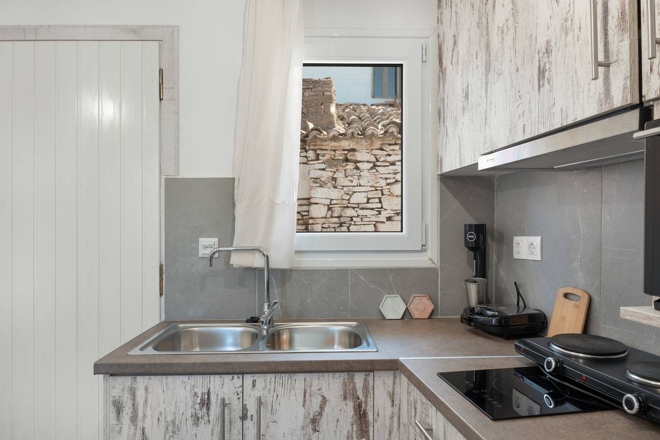 Hel enrumslägenhet, Villa 'Christina 2 Kythnos' with Sea View, Wi-Fi and Air Conditioning in Kythnos