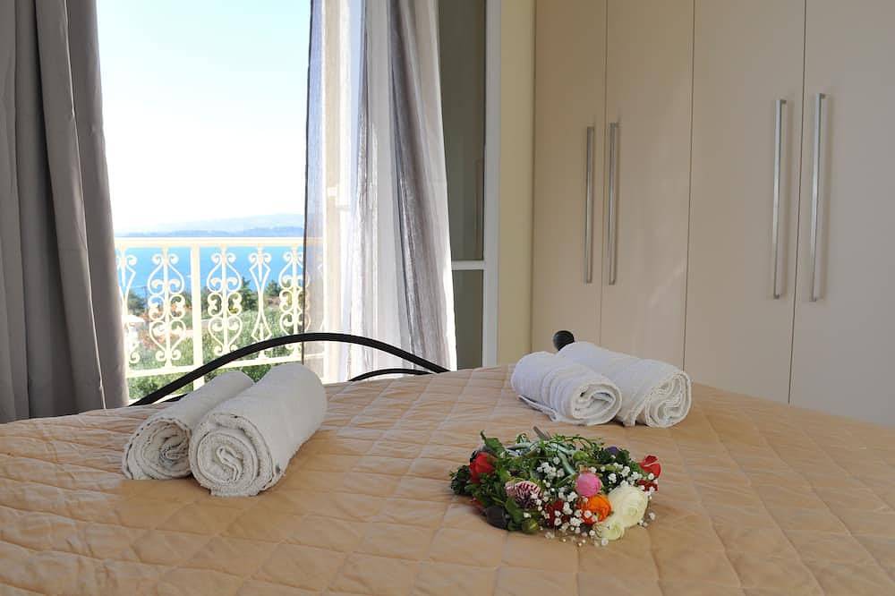 Entire apartment, Polymnia I - Top Floor 2-Bedroom Apartment in Lassi, Argostoli