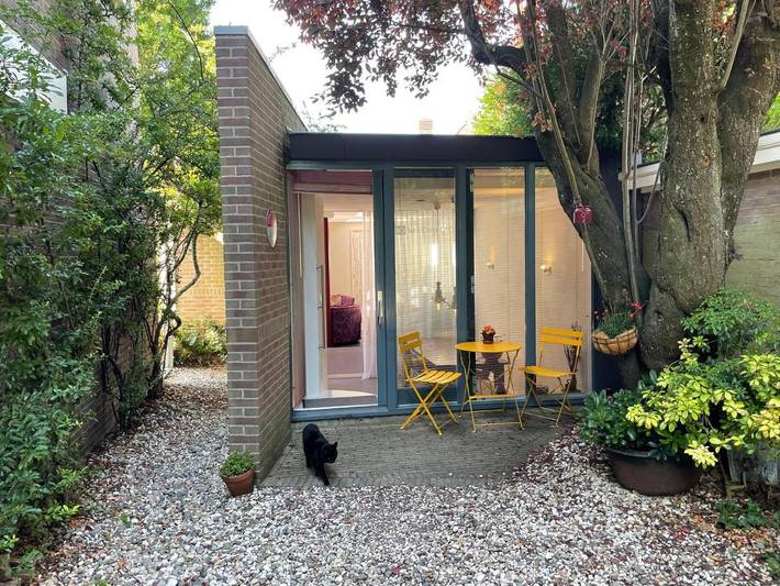 Ferienwohnung für 2 Personen, mit Terrasse und Garten sowie Ausblick in Groningen