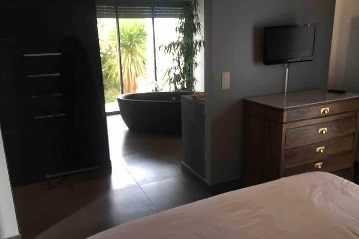 Location de vacances pour 10 personnes, avec jacuzzi ainsi que jardin et terrasse, animaux acceptés à Millas - 3