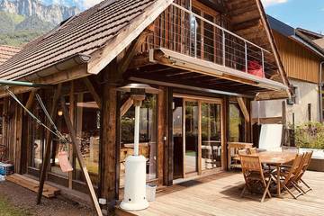 Maison de campagne pour 8 personnes, avec jacuzzi ainsi que balcon et jardin dans Golf Club du Lac d'Annecy