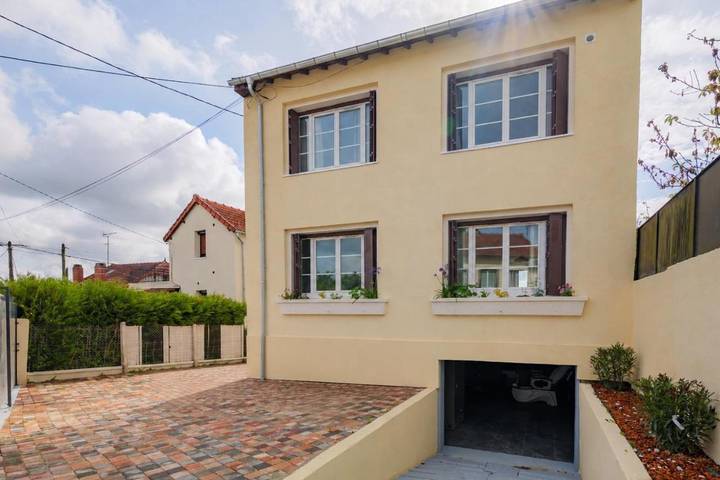 Location de vacances pour 11 personnes, avec terrasse et vue à Goussainville - 2