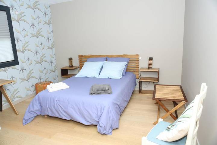 Location de vacances pour 2 personnes, avec piscine ainsi que vue et jardin à Saint-Aubin-de-Médoc - 3