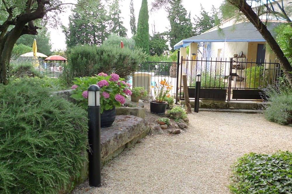 Apartamento entero, Autoservicio 2 Dormitorio Casas rurales en el corazón de la Provenza in Rognonas, Region de Arles