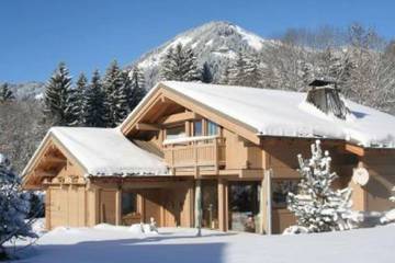 Chalet pour 11 personnes, avec jardin et balcon, animaux acceptés à Praz-sur-Arly
