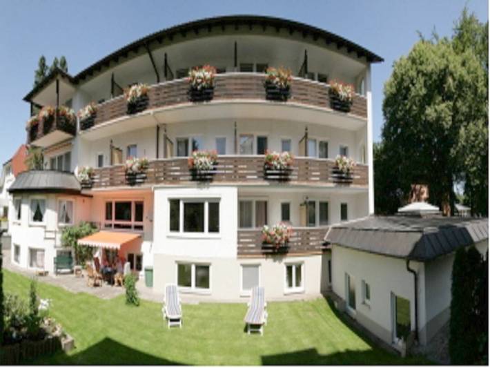 Hotel, mit Terrasse und Whirlpool sowie Garten und Sauna in Untermeitingen - 4