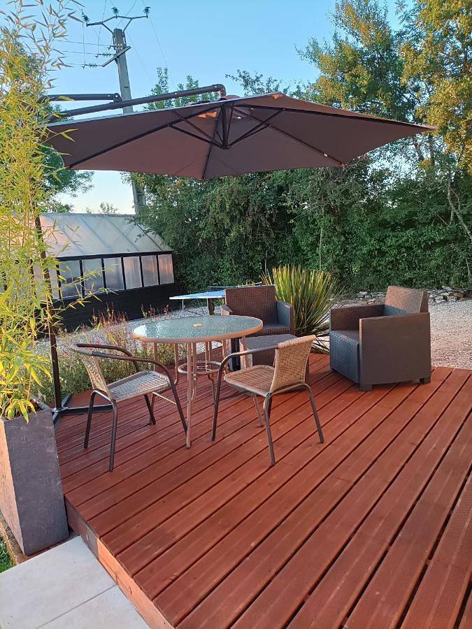 Chambre d’hôte pour 2 personnes, avec terrasse et jardin ainsi que piscine et vue à Saint-Antonin-Noble-Val - 4