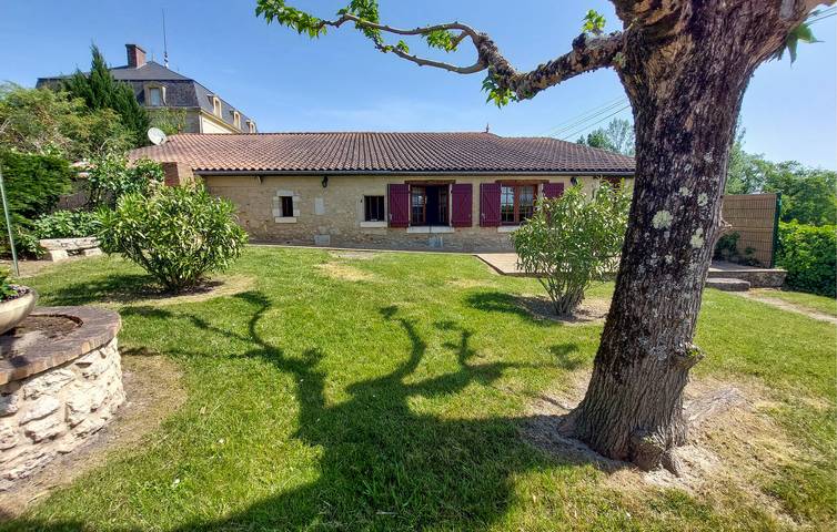 Location de vacances pour 5 personnes, avec piscine ainsi que jardin et terrasse, animaux acceptés à Ginestet