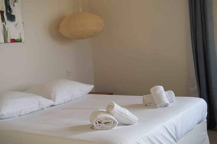 Location de vacances pour 12 personnes, avec jardin et terrasse, animaux acceptés dans Plage de la Palombaggia - 2