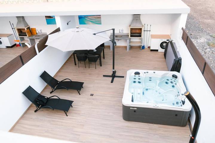 Ferienhaus für 5 Personen, mit Terrasse und Whirlpool