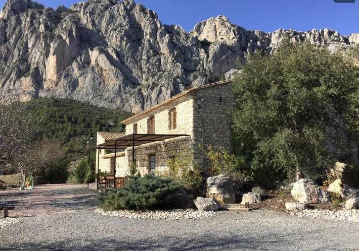 Casa rural para 2 personas, con Terraza y Jardín además de Piscina y Vistas en Benimantell