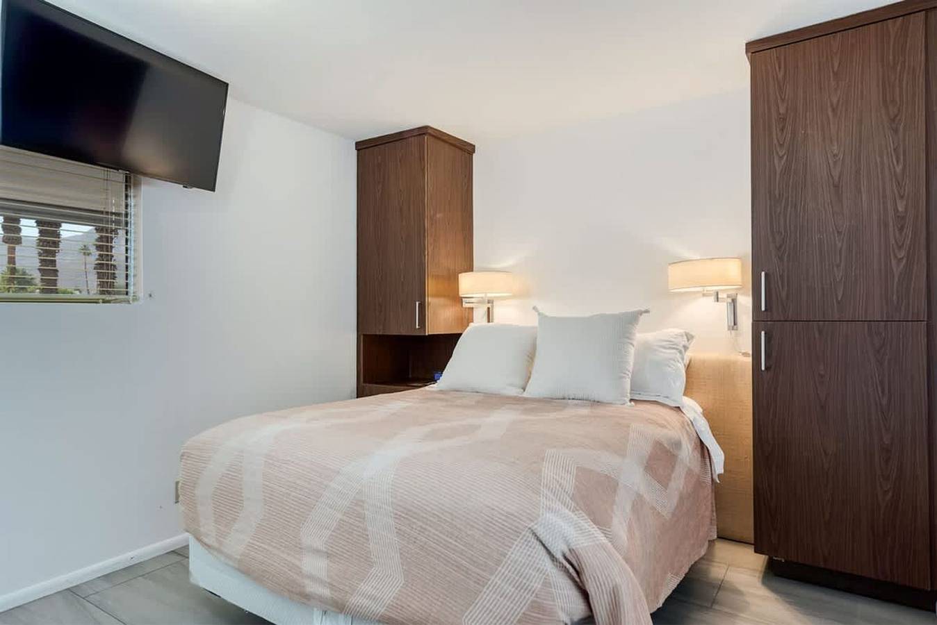 Mid-Century Oasis w Private Pool Mountain Views in Rancho Mirage, Coachella Valley