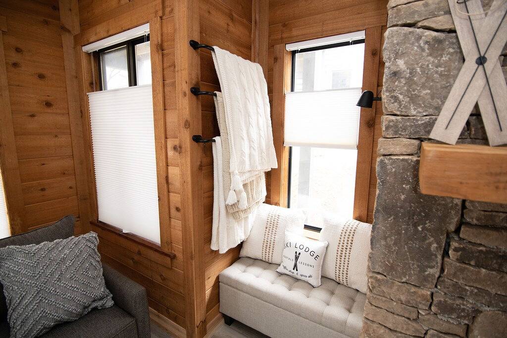 Ganze Wohnung, Slope-Side Ski Locker Included With Stay! Cozy condo with shuttle to the slopes! in Seven Springs, Pennsylvania