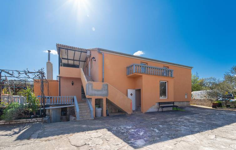 Ferienwohnung für 6 Personen, mit Terrasse und Garten