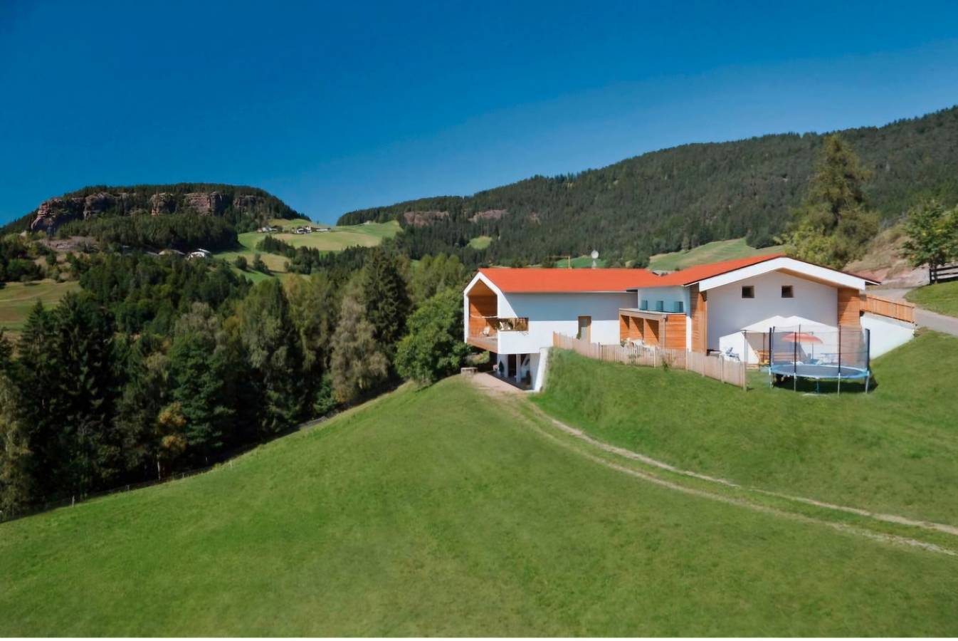 Ganze Wohnung, Ferienwohnung 'Heimat' mit Bergblick, Gemeinschaftsterrasse und Wi-Fi in Vöran, Sarntaler Alpen