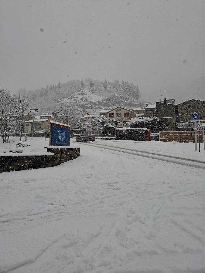 Gîte pour 7 personnes, avec terrasse à Vilallonga de Ter - 3