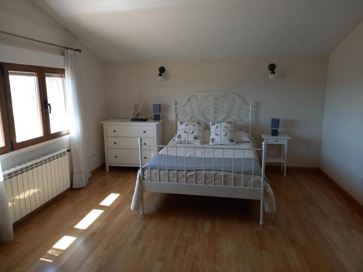 Location de vacances pour 6 personnes, avec piscine ainsi que jardin et vue à El Barraco - 3