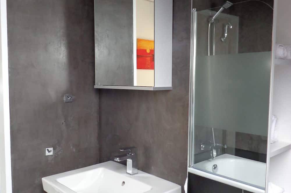 Ganze Wohnung, Modernes, exklusives und helles Apartment in Rees in Rees, Niederrhein