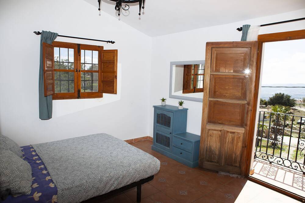 Casa rural con piscina. Vistas al mar y la montaña. in Vélez-Málaga, Provincia de Málaga