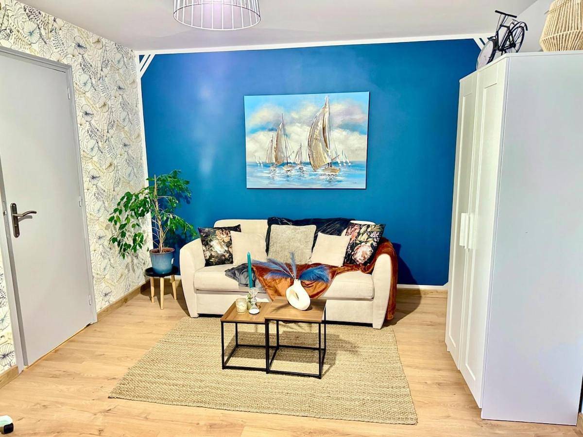 Appartement entier, One-Bedroom Apartment in Pontorson, Région d'Avranches