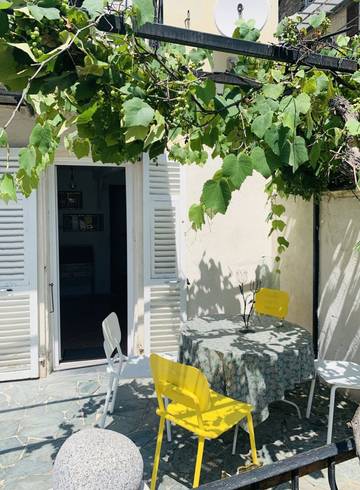 Gîte pour 2 personnes, avec terrasse, animaux acceptés dans les Alpes maritimes