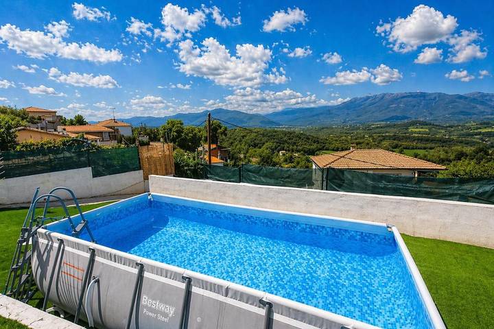 Location de vacances pour 6 personnes, avec vue ainsi que piscine et jardin, animaux acceptés dans San Celoni - 3
