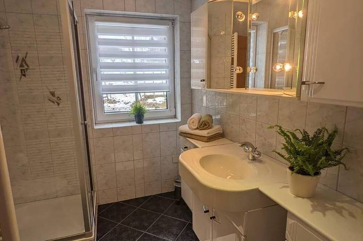 Ganze Wohnung, Ferienwohnung Wally - Ferienwohnungen Schönherr in Schlettau, Erzgebirge