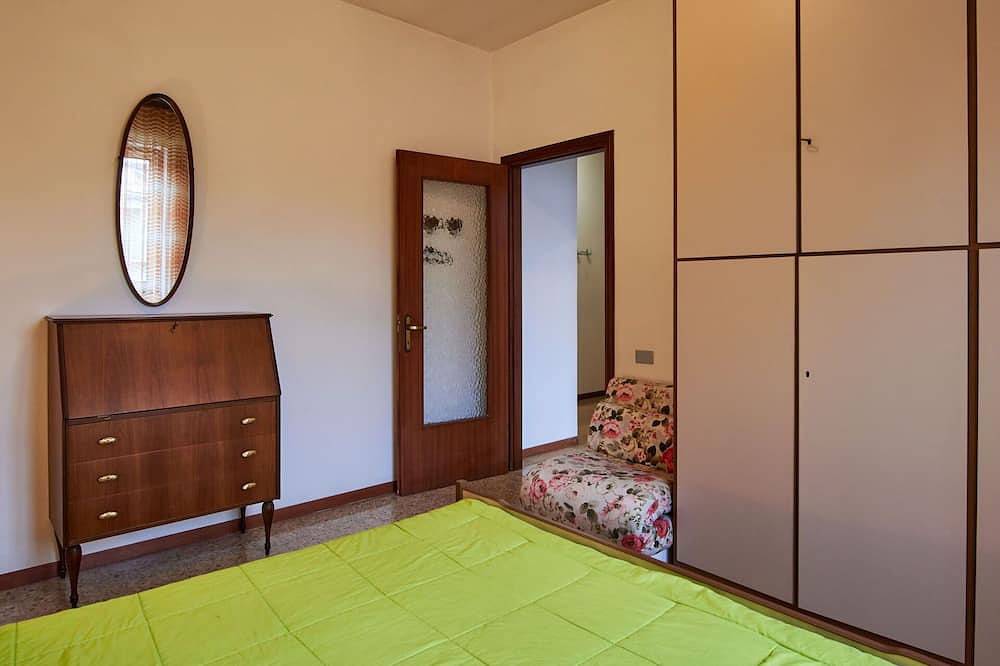 Accogliente appartamento in villa per 8 ospiti con Wifi, Tv, balcone, animali ammessi e parcheggio in Dervio, Alpi Orobie Occidentali