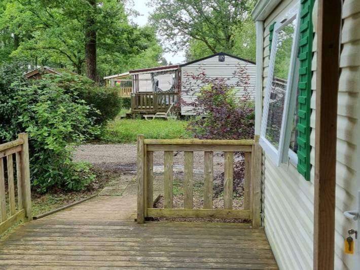 Camping pour 4 personnes, avec terrasse dans Loiret