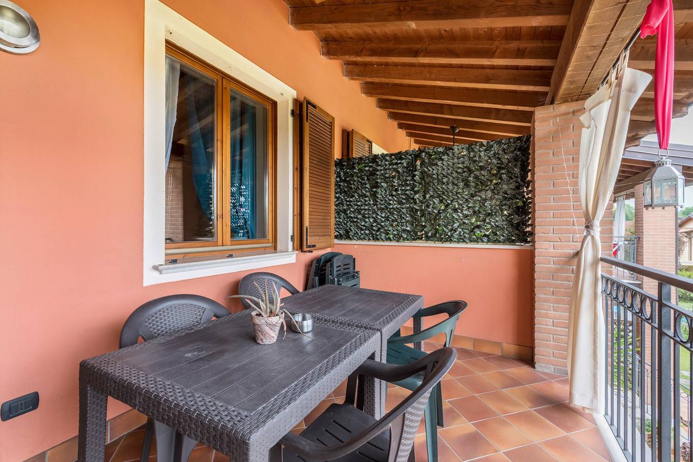 Ganze Wohnung, Ferienwohnung 'Residenz La Piopa' mit Bergblick, Wlan und Klimaanlage in Polpenazze del Garda, Gardasee-Berge