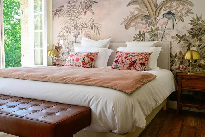 Location de vacances pour 2 personnes, avec jardin et jacuzzi ainsi que piscine et sauna à Lussac - 3