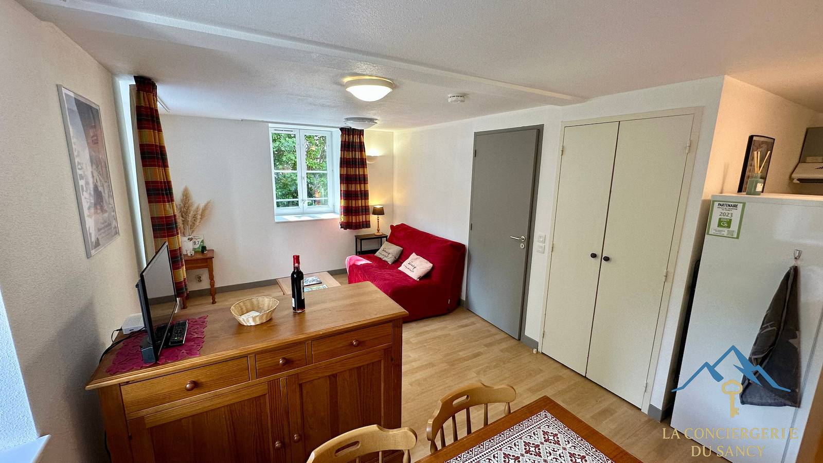 Entire studio, La Rive Gambetta La Bourboule 4 pers in La Bourboule, Volcans d'Auvergne Regional Nature Park