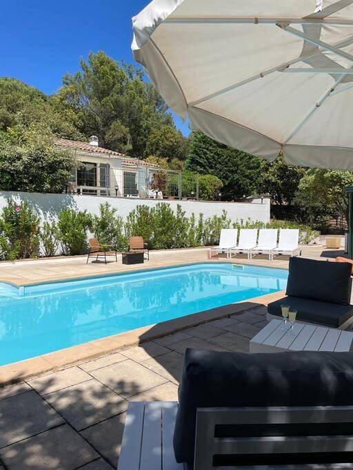 Location de vacances pour 6 personnes, avec piscine ainsi que vue et jardin à Moissac-Bellevue - 2