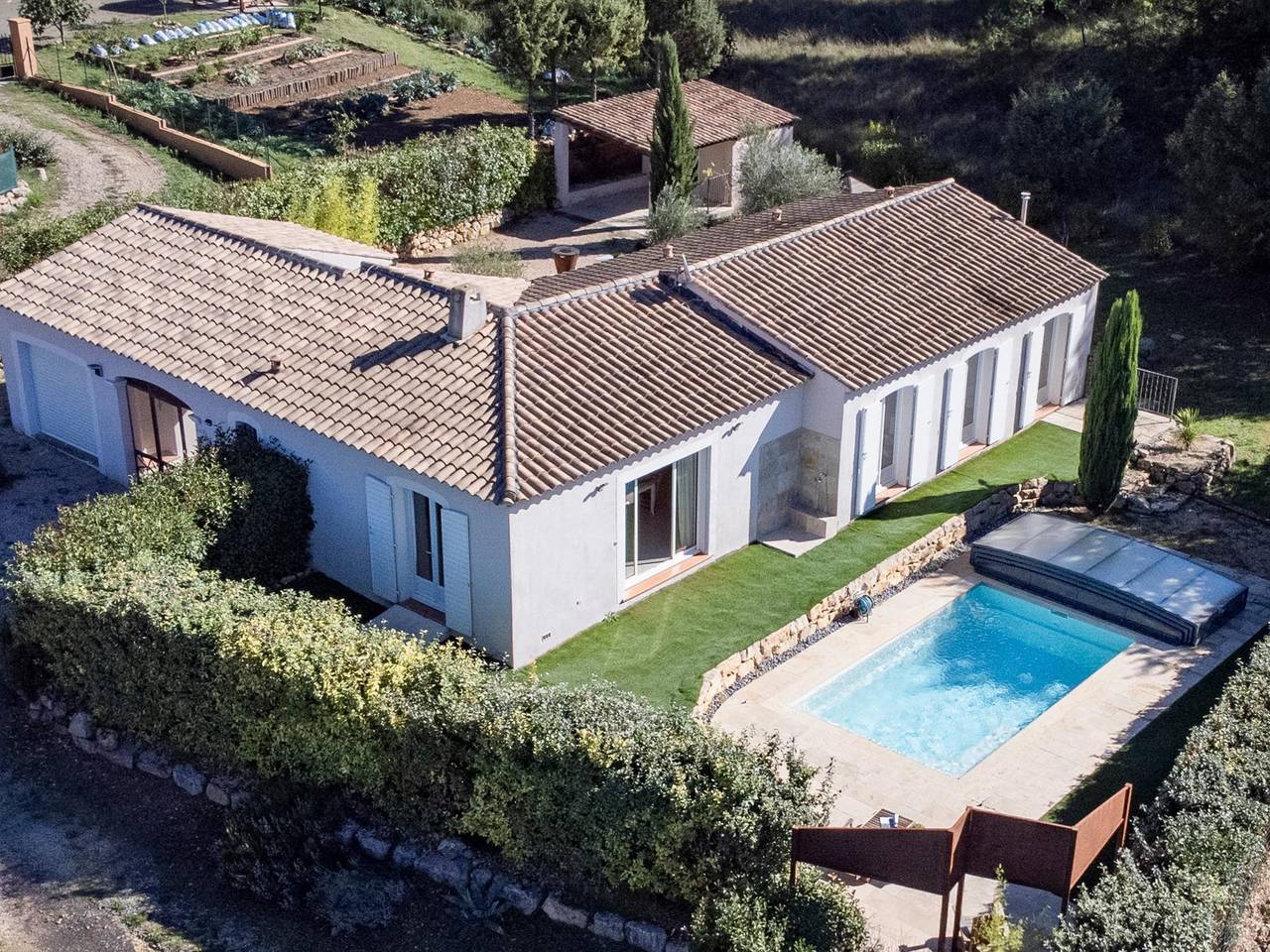 Ferienhaus mit Klima, Schwimmbad und Dorfnähe in Saint-Antonin-du-Var, Brignoles Region