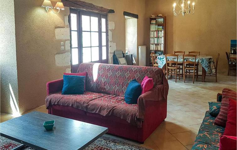 Location de vacances pour 8 personnes, avec jardin et piscine à Mauvières - 3