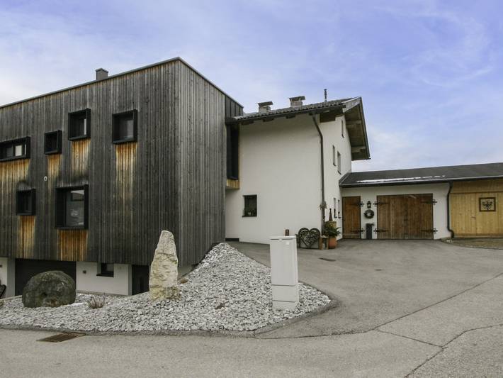 Gîte pour 5 personnes, avec Terrasse et Jardin à Wiesing