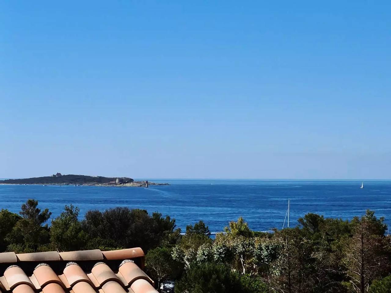 Ganze Wohnung, Wohnung für 4 Personen mit Meerblick Porquerolles und Pool in Giens in Hyeres, Parc national Port-Cros