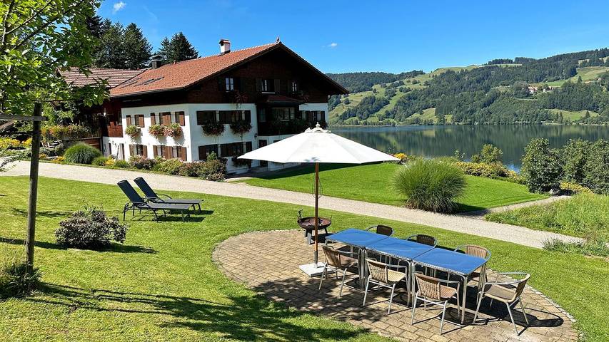 Ferienwohnung für 2 Personen, mit Garten und Terrasse sowie Seeblick, mit Haustier in Bühl am Alpsee